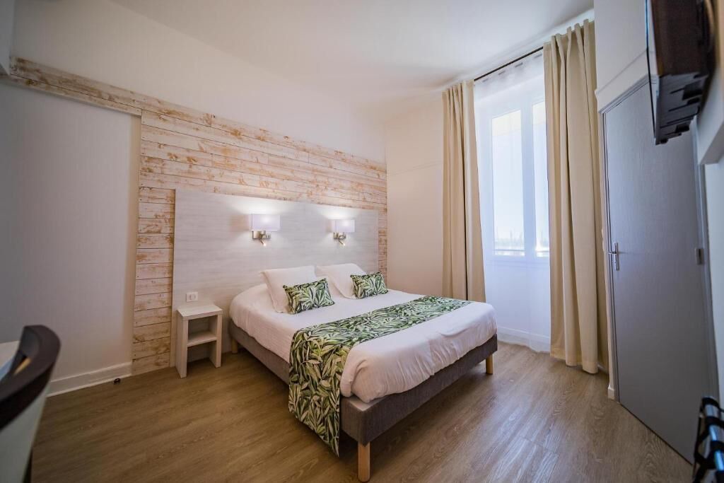 Photo of Bedroom in Le Lavandou