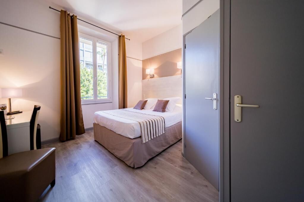 Photo of Bedroom in Le Lavandou