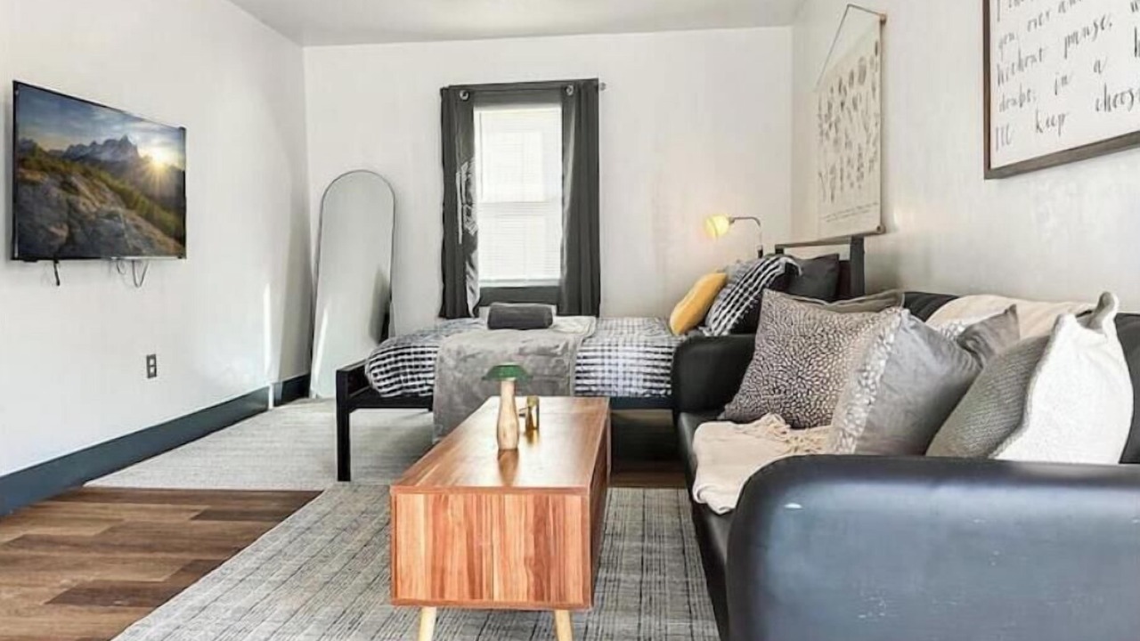 Photo of Livingroom in Pryor