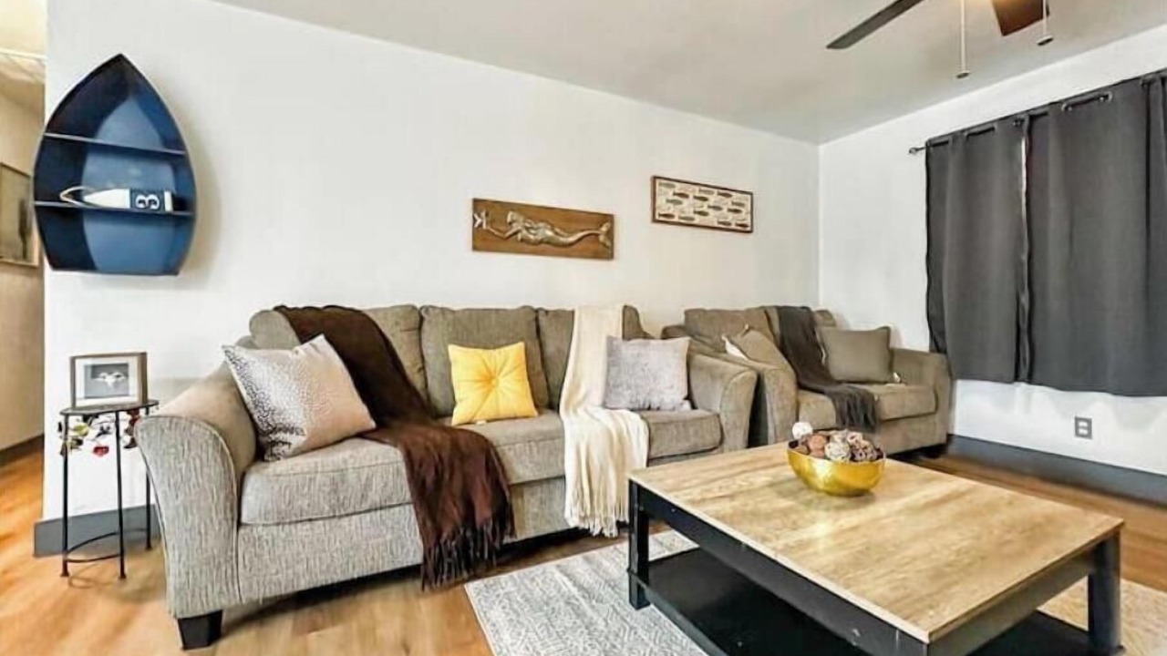 Photo of Livingroom in Pryor