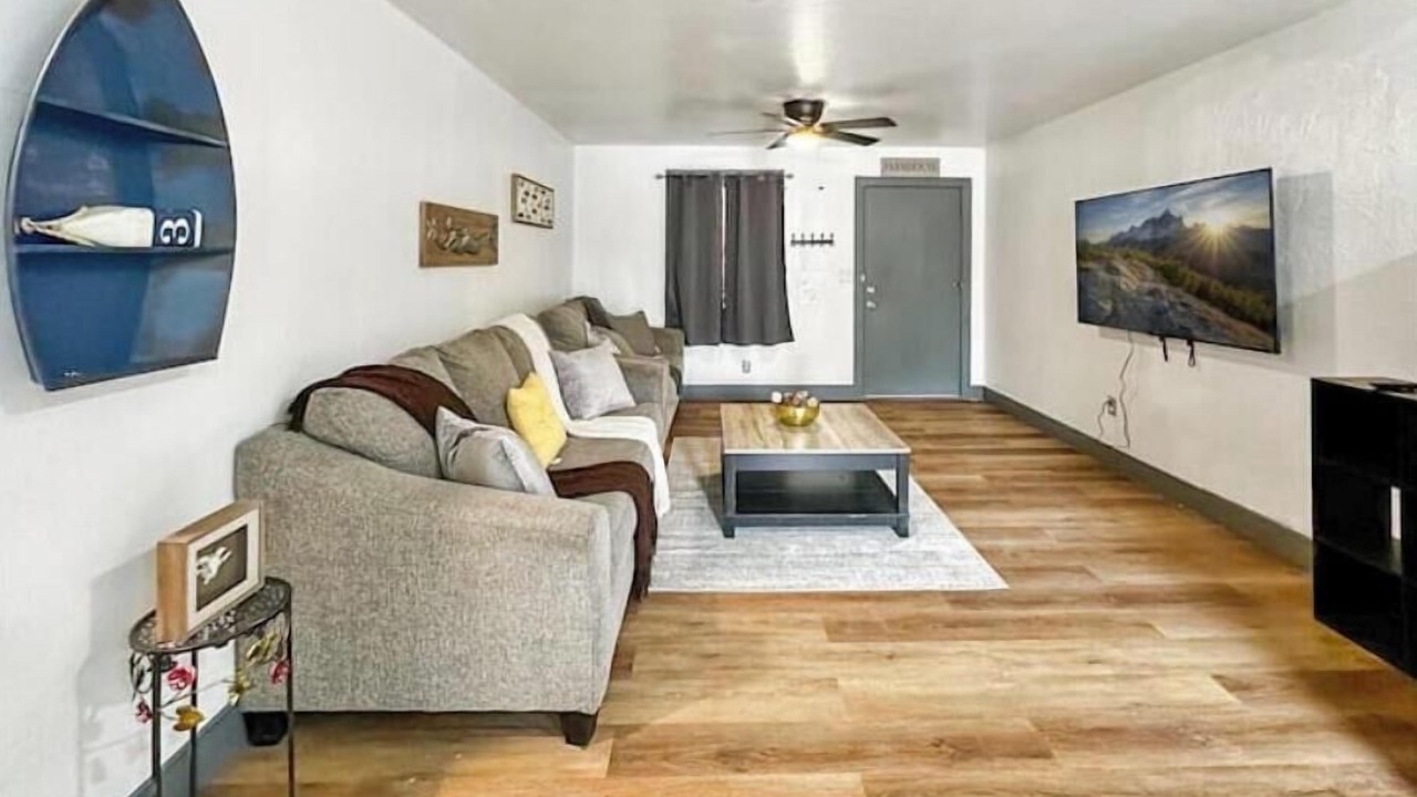Photo of Livingroom in Pryor