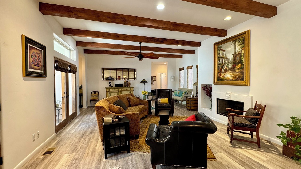 Photo of Livingroom in Picacho Hills