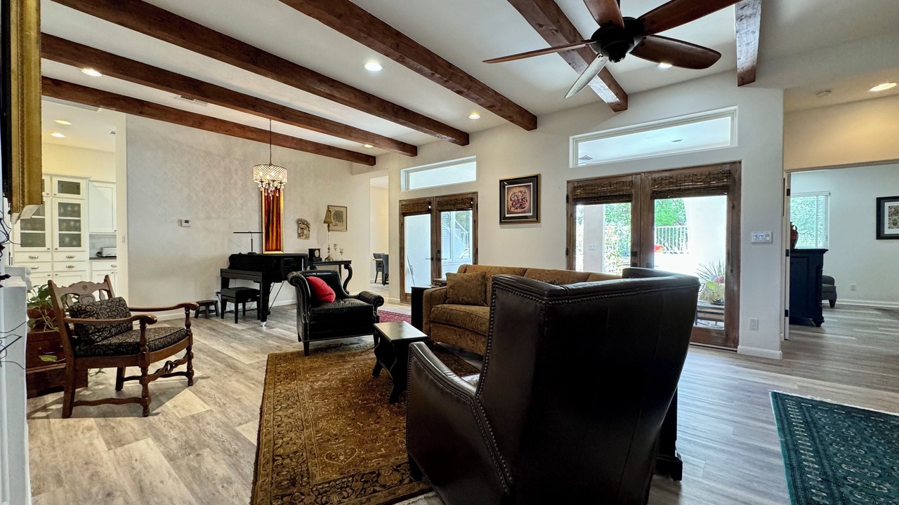 Photo of Livingroom in Picacho Hills