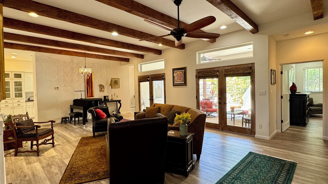 Photo of Livingroom in Picacho Hills
