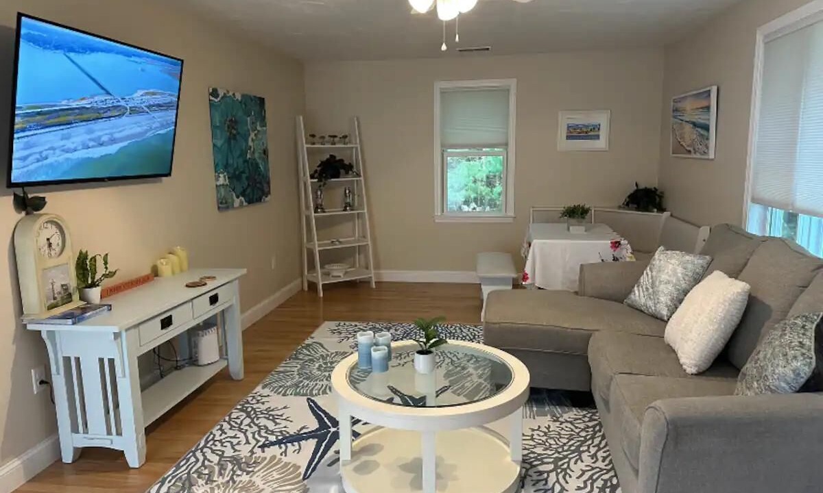 Photo of Livingroom in Duxbury