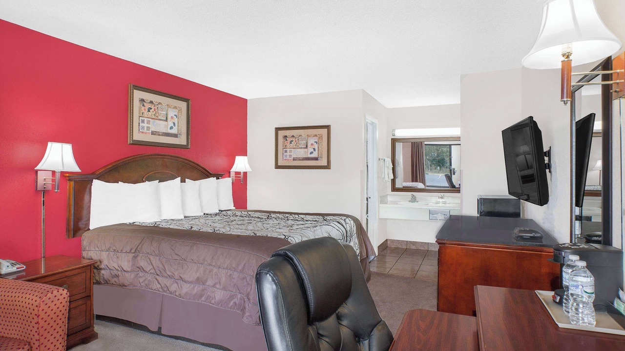 Photo of Bedroom in Newton