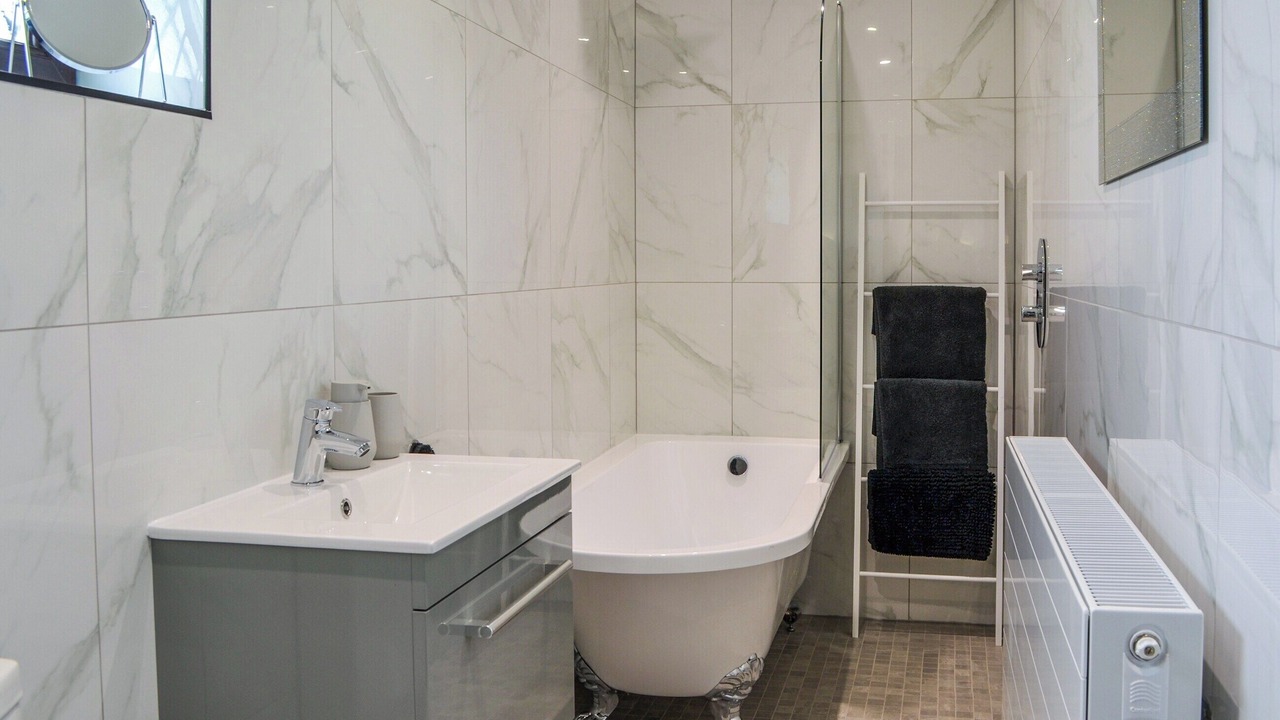 Photo of Others in Low Catton