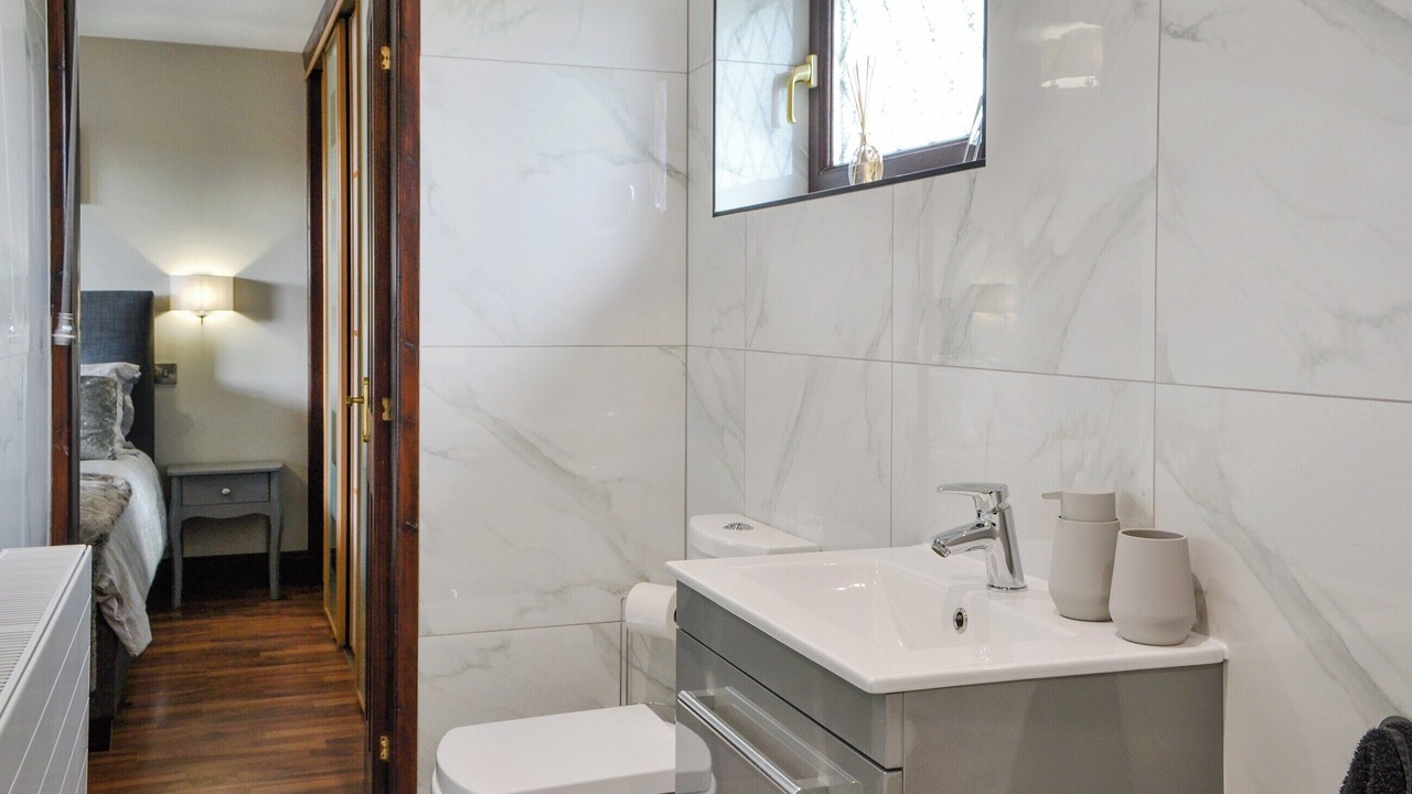 Photo of Others in Low Catton