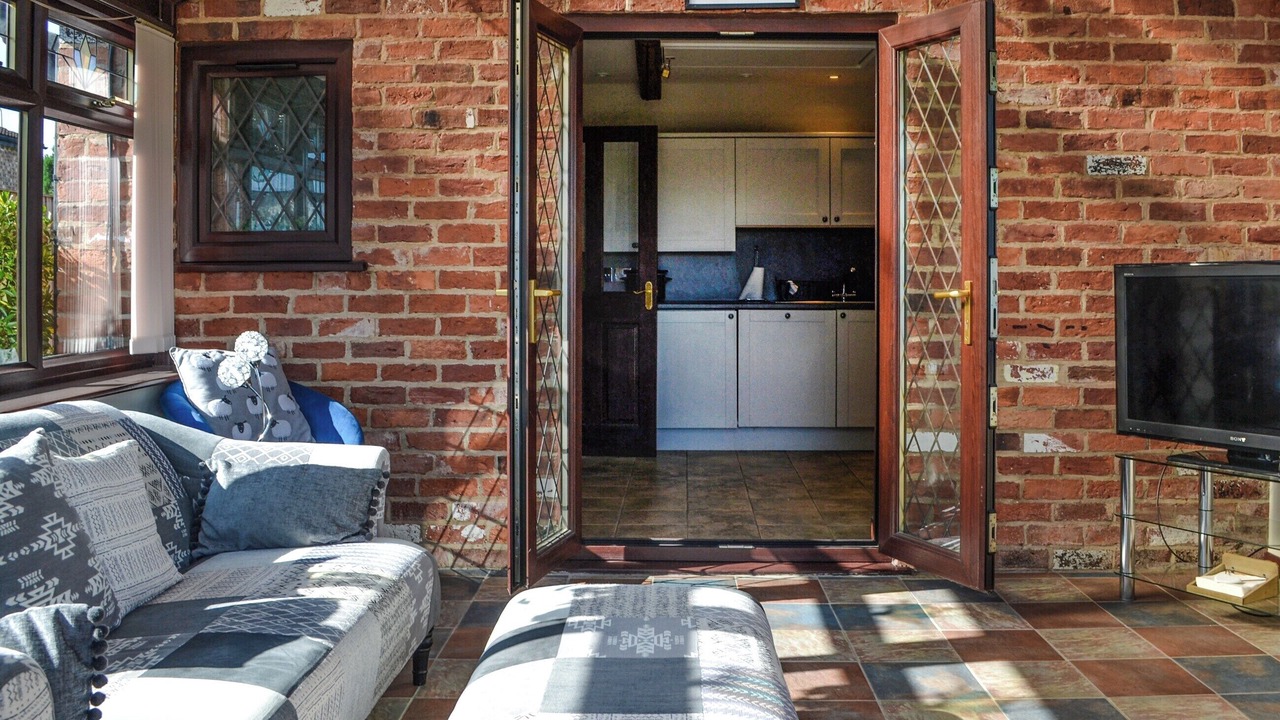 Photo of Others in Low Catton