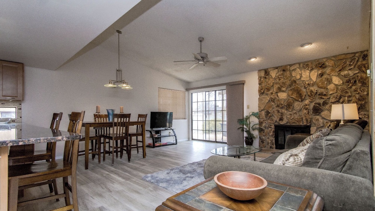 Photo of Livingroom in Northeast Heights