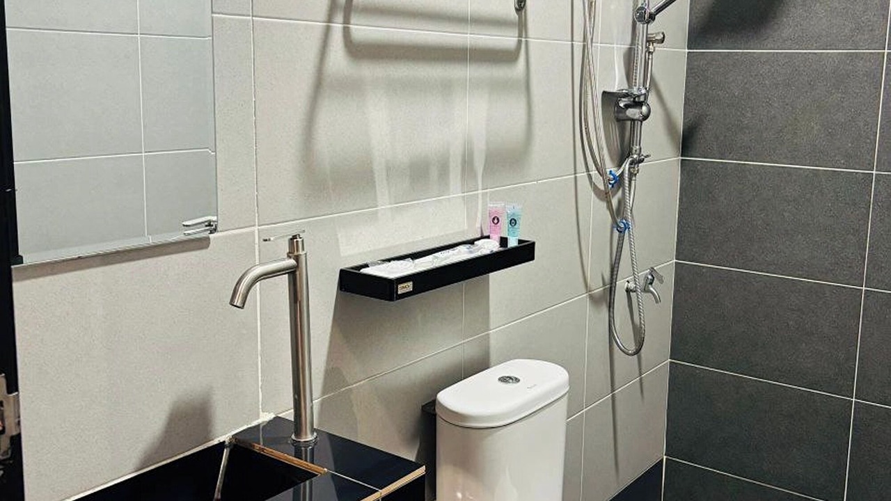 Photo of Bathroom in Taman Lim