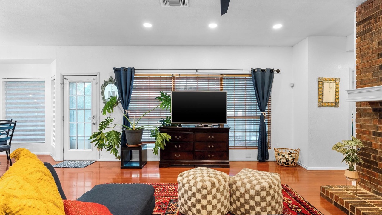 Photo of Livingroom in Parker Lane