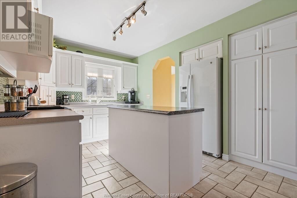 Photo of Kitchen in Boblo Island
