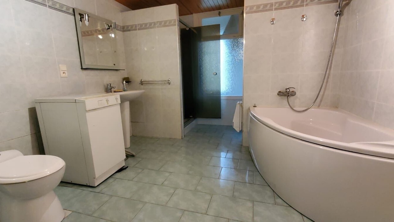 Photo of Bathroom in Montferrer