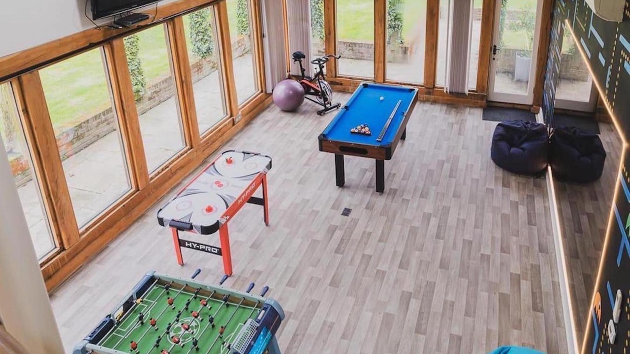 Photo of Others in Howlett End