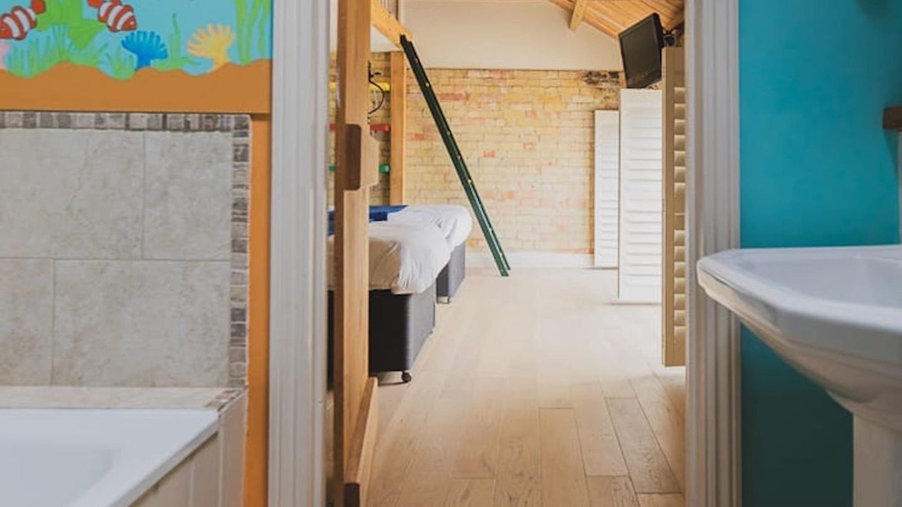 Photo of Others in Howlett End