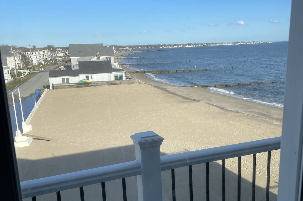 Photo of Outdoor in Saybrook Manor
