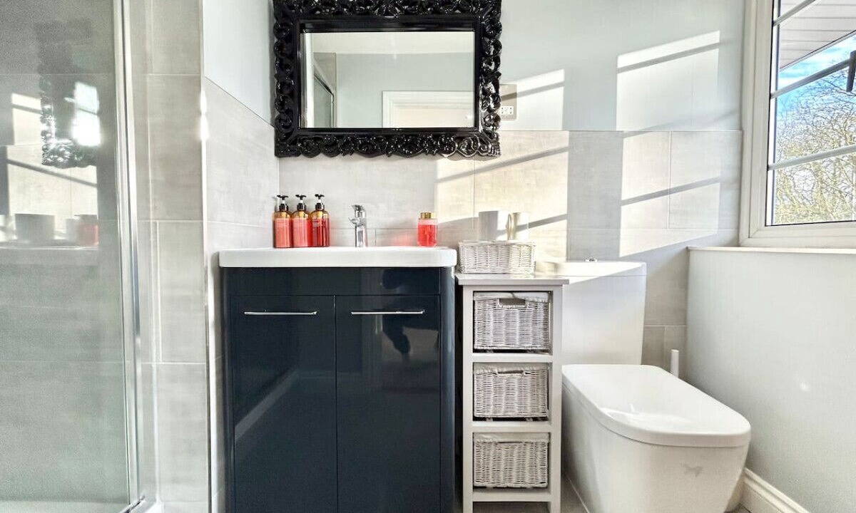 Photo of Others in Edgware