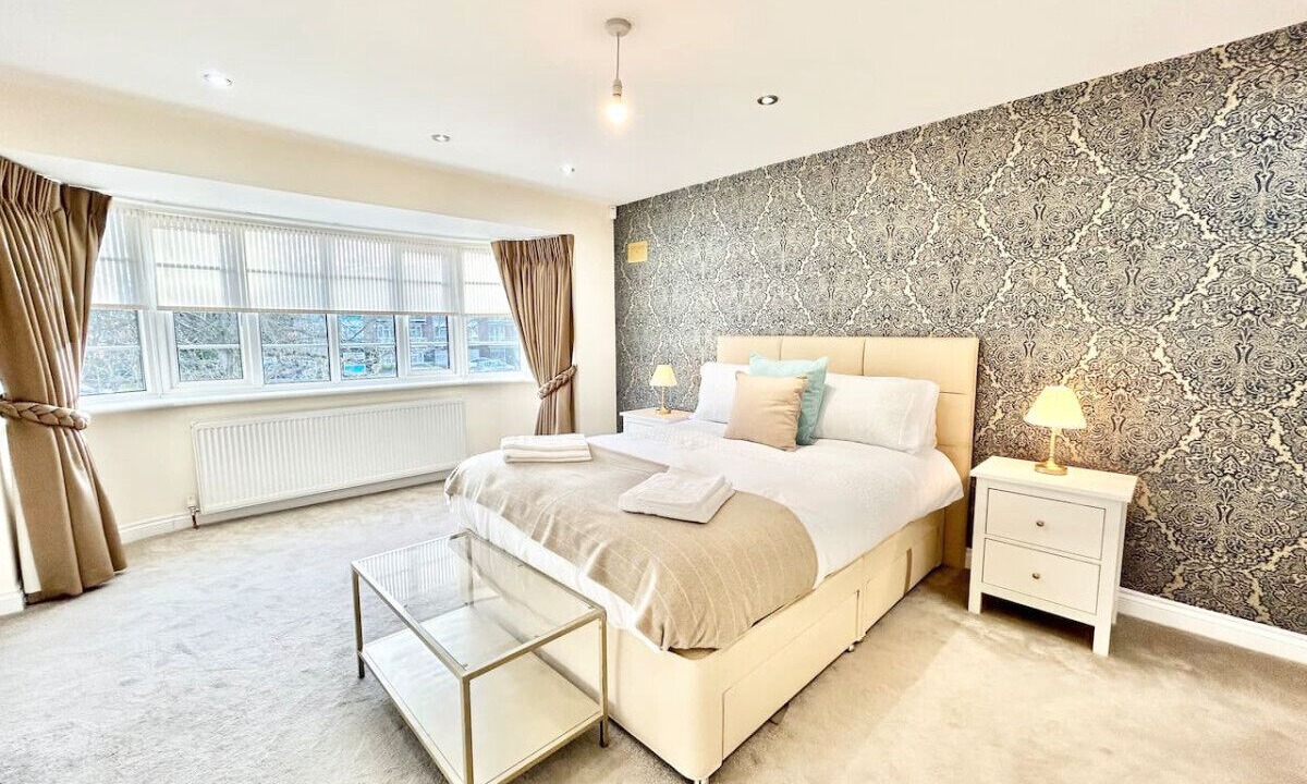 Photo of Others in Edgware