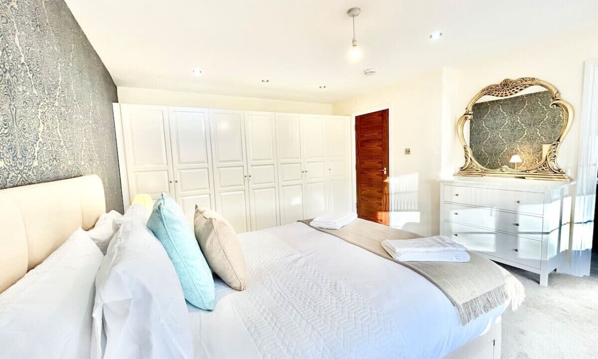 Photo of Others in Edgware