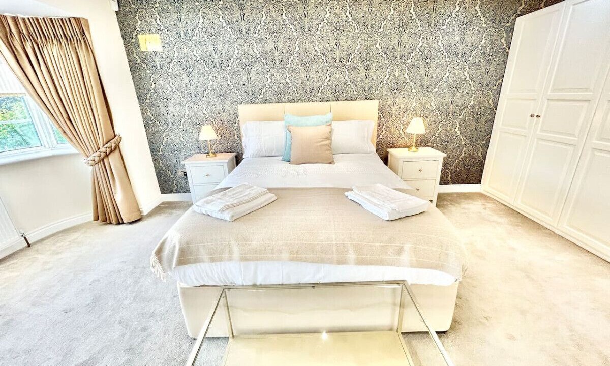 Photo of Others in Edgware