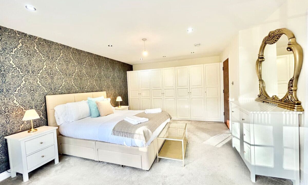 Photo of Others in Edgware