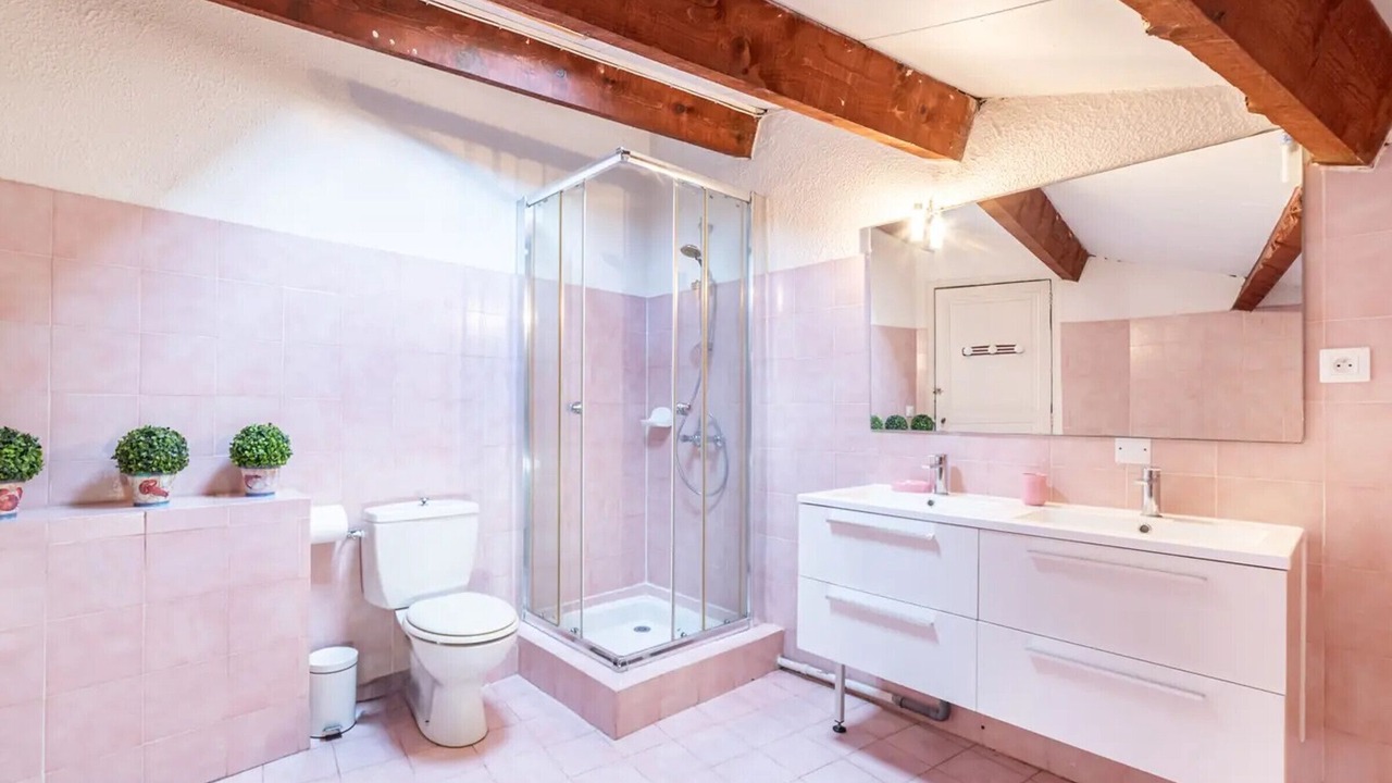 Photo of Bathroom in Palau-del-Vidre