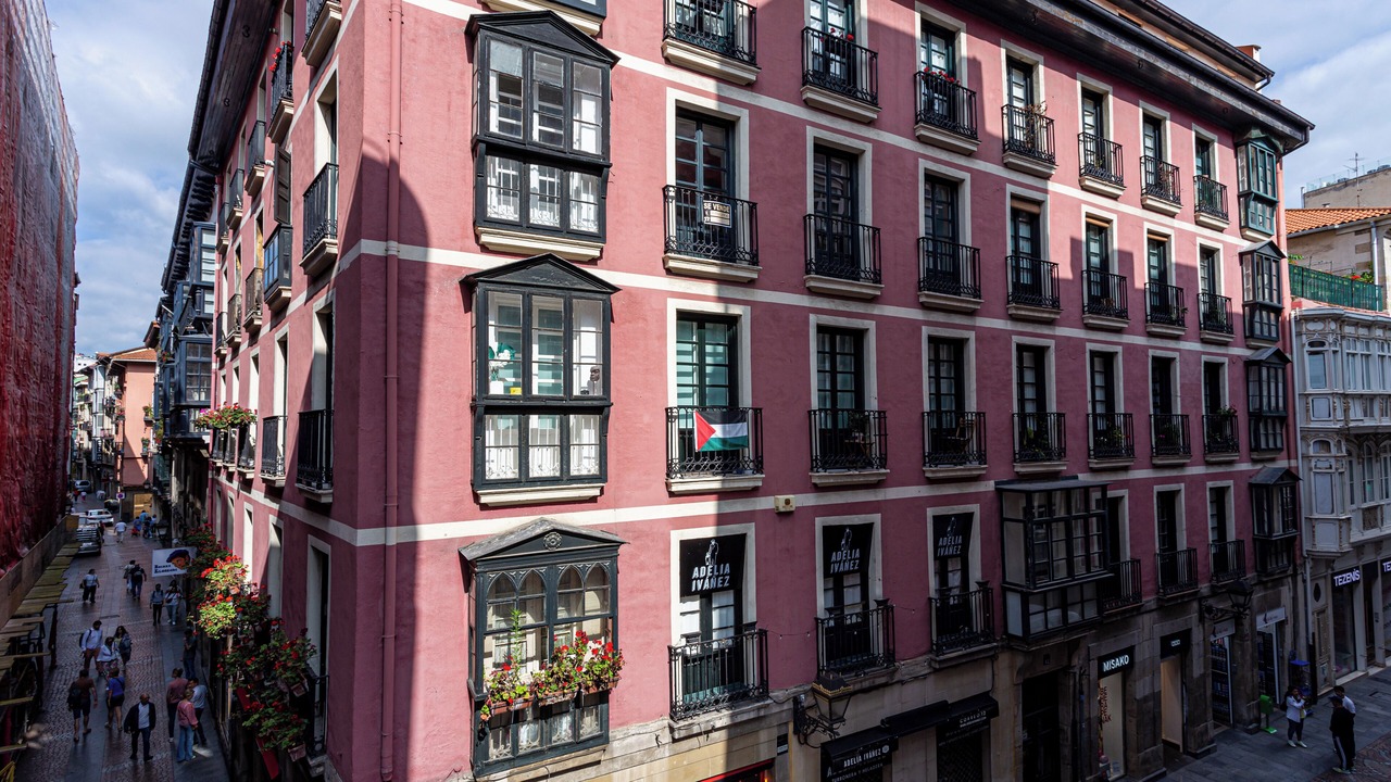 Photo of Bedroom in Bilbao Old Town