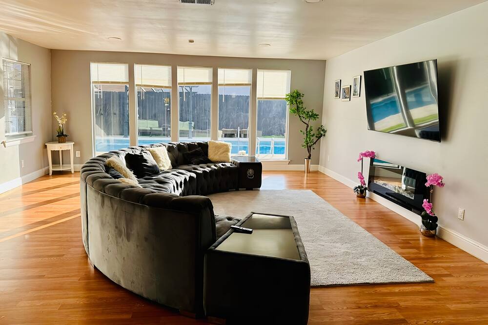 Photo of Livingroom in Mesquite
