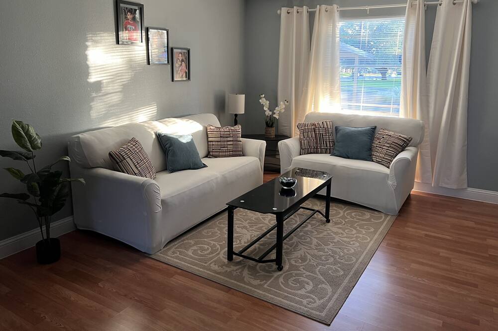 Photo of Livingroom in Mesquite