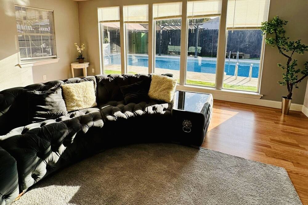 Photo of Livingroom in Mesquite