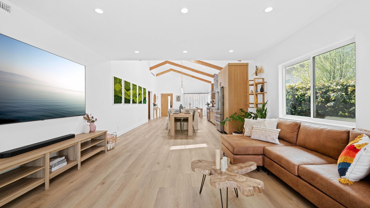 Photo of Livingroom in Culver - West