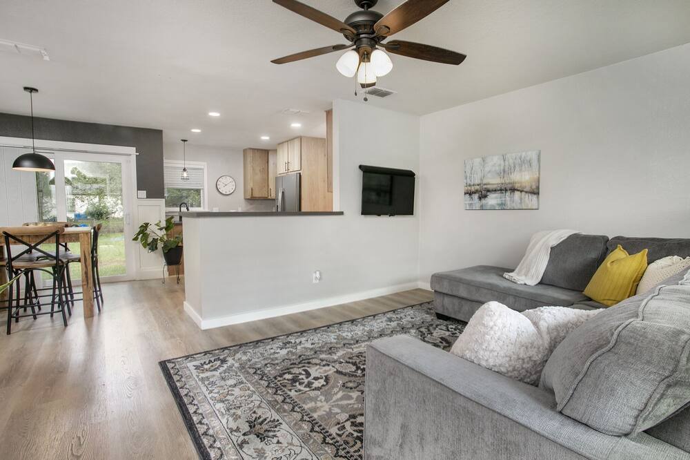 Photo of Livingroom in Kilgore