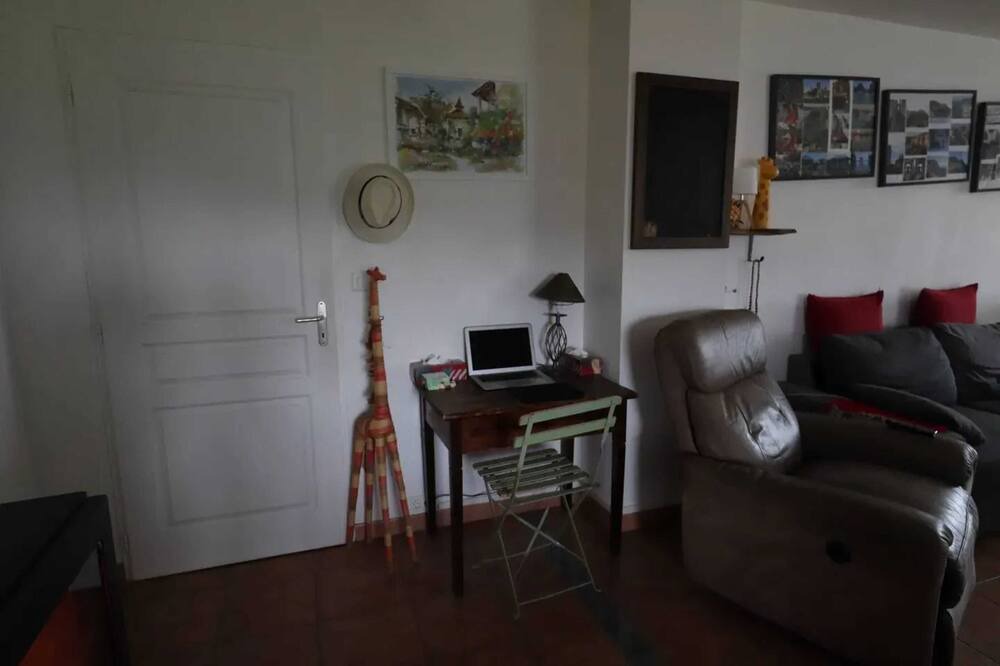 Photo of Livingroom in Castelnau-Montratier-Sainte-Alauzie