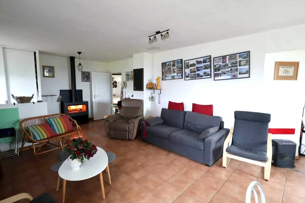 Photo of Livingroom in Castelnau-Montratier-Sainte-Alauzie