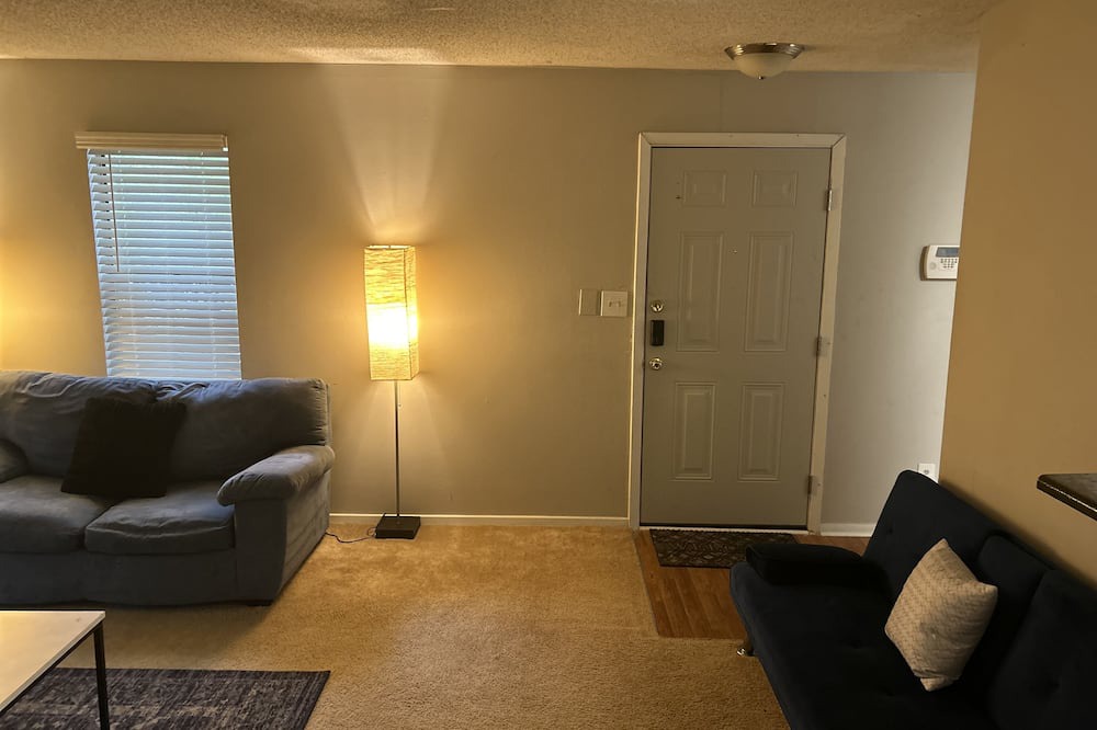 Photo of Livingroom in Sandy Springs