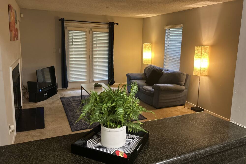 Photo of Livingroom in Sandy Springs