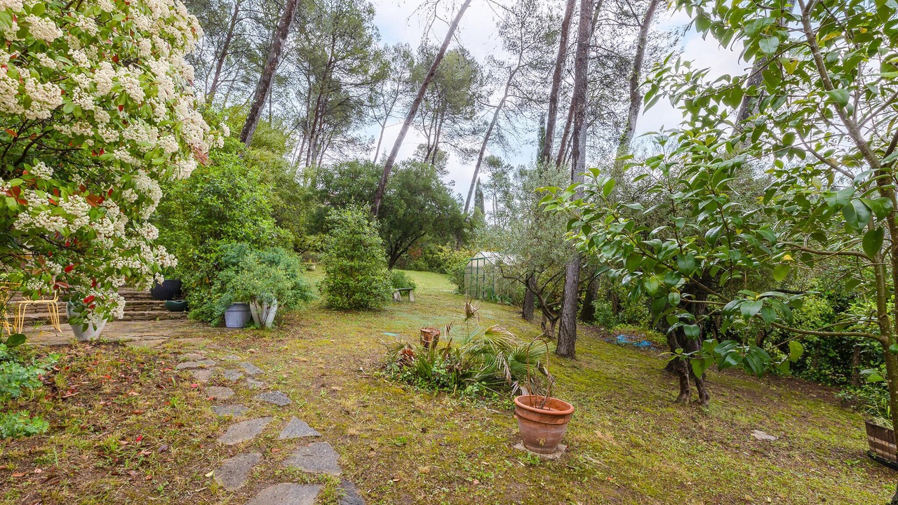 Photo of Outdoor in Saint-Clement-de-Riviere