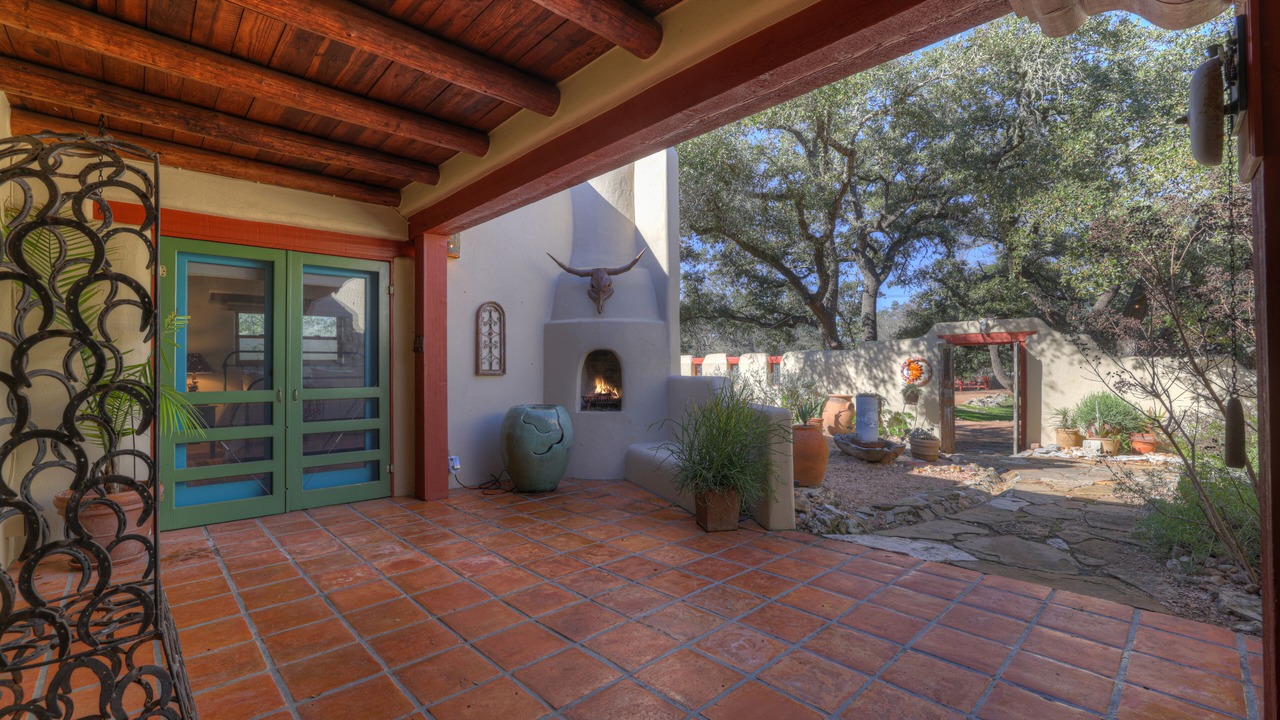 Photo of Patio Balcony in Driftwood