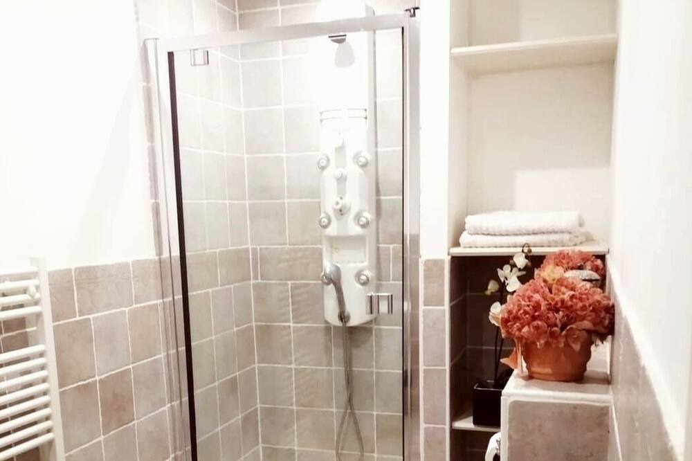 Photo of Bathroom in Arles-sur-Tech