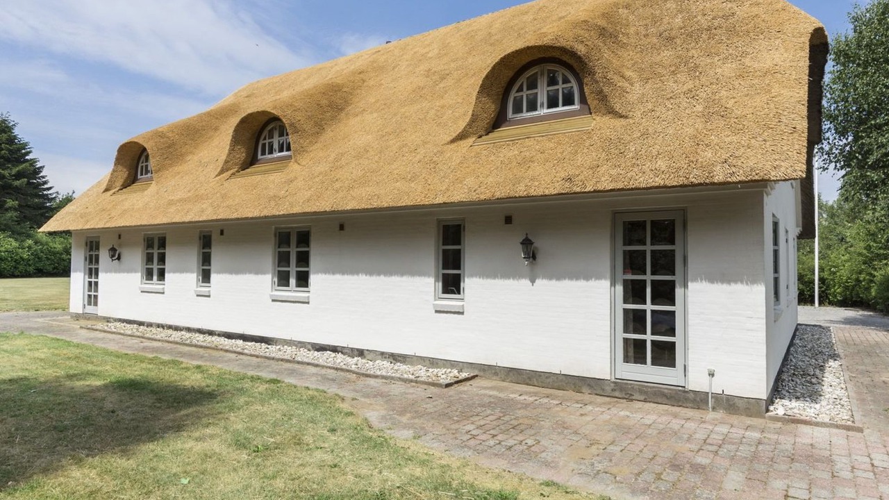 Photo of Outdoor in Gram