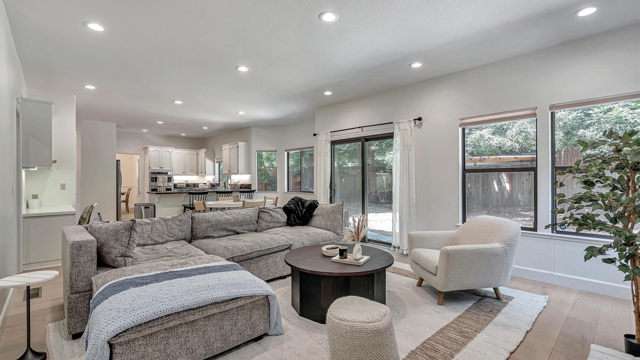 Photo of Livingroom in Boyes Hot Springs