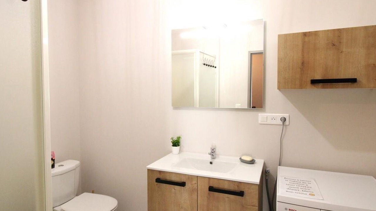 Photo of Bathroom in Leynhac