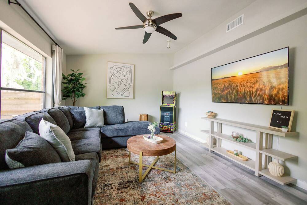 Photo of Livingroom in Gainesville