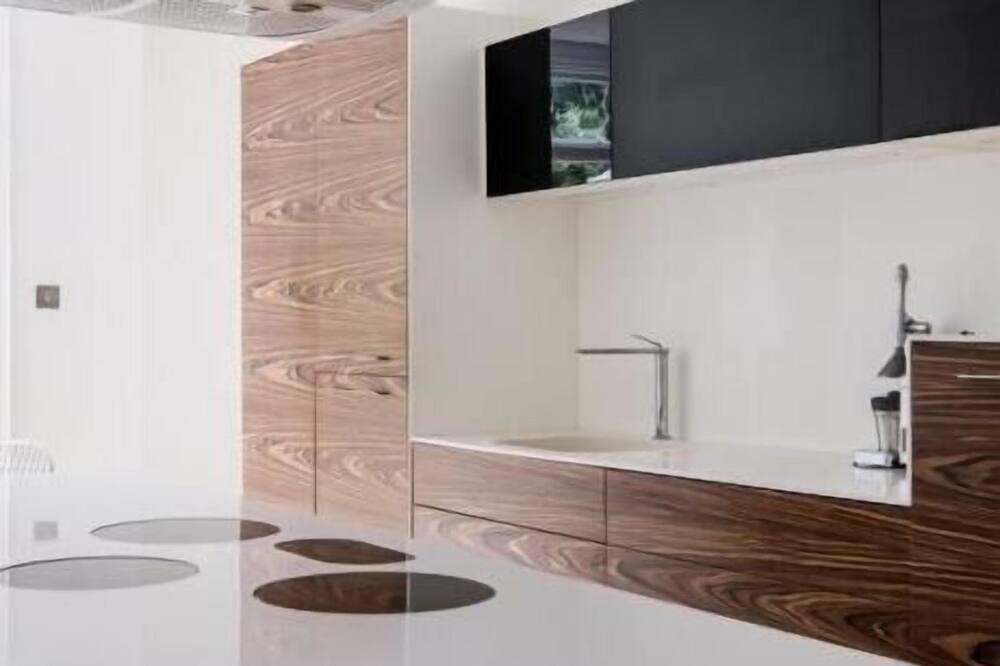 Photo of Others in Notting Dale