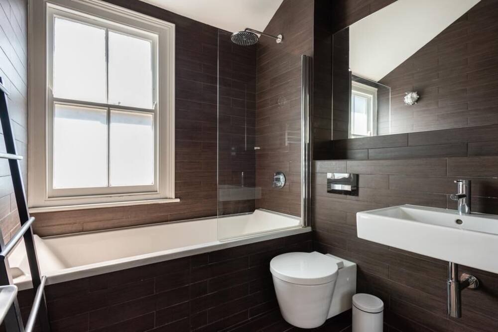 Photo of Others in Notting Dale