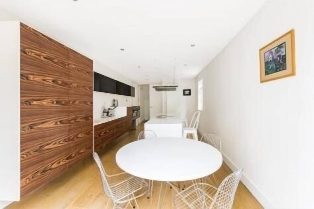 Photo of Others in Notting Dale