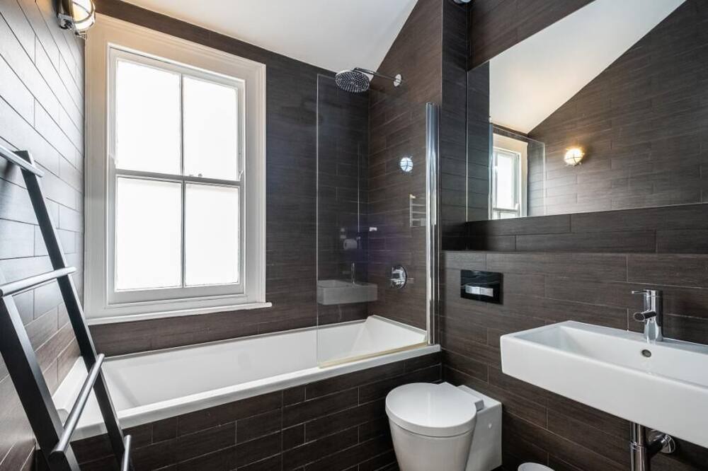 Photo of Others in Notting Dale