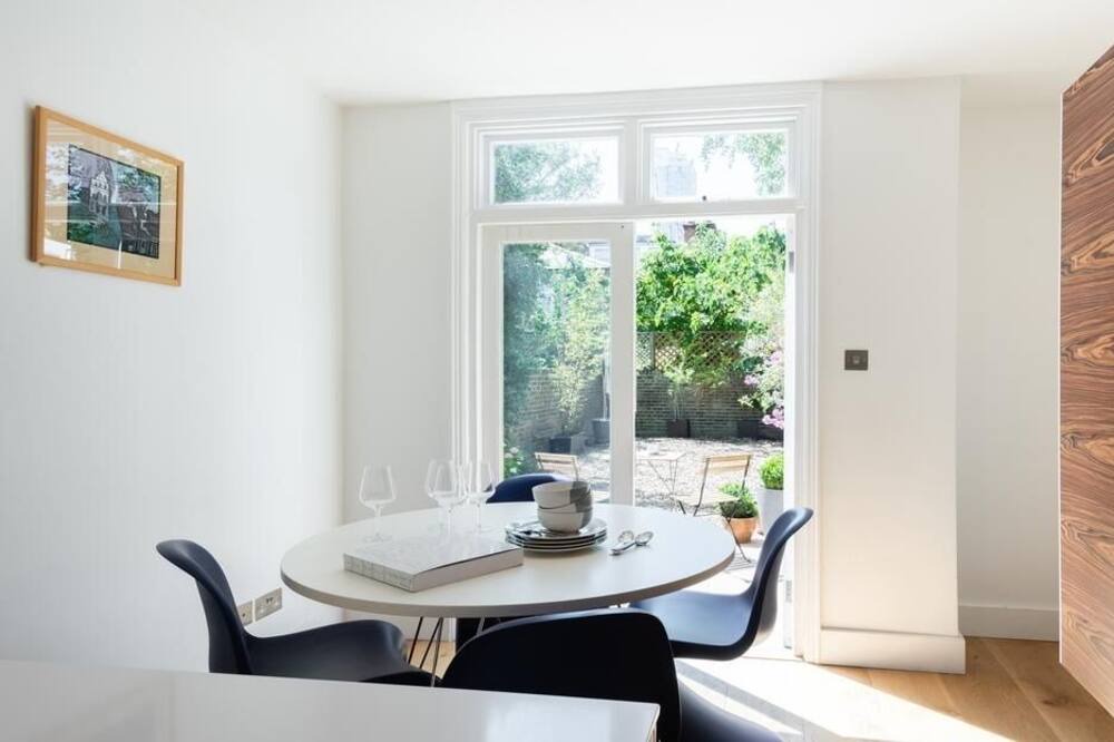 Photo of Others in Notting Dale