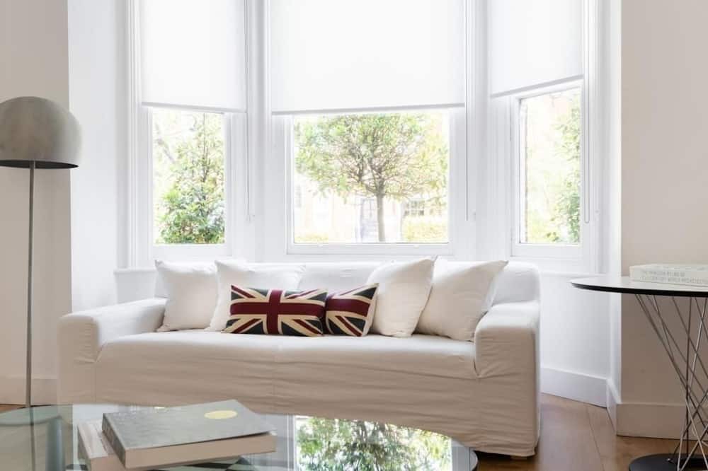 Photo of Livingroom in Notting Dale